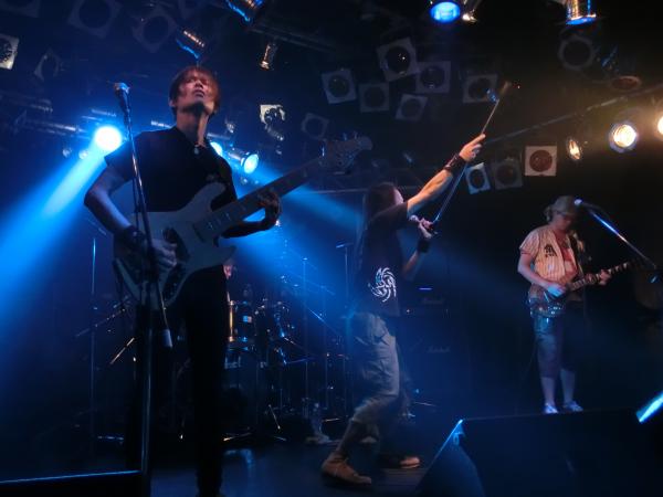 熊本のメタルロックバンド　「トカレフ侍」